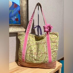 Vintage Ck Bradley Green and pink tote bag with clipper closure💚💕✨